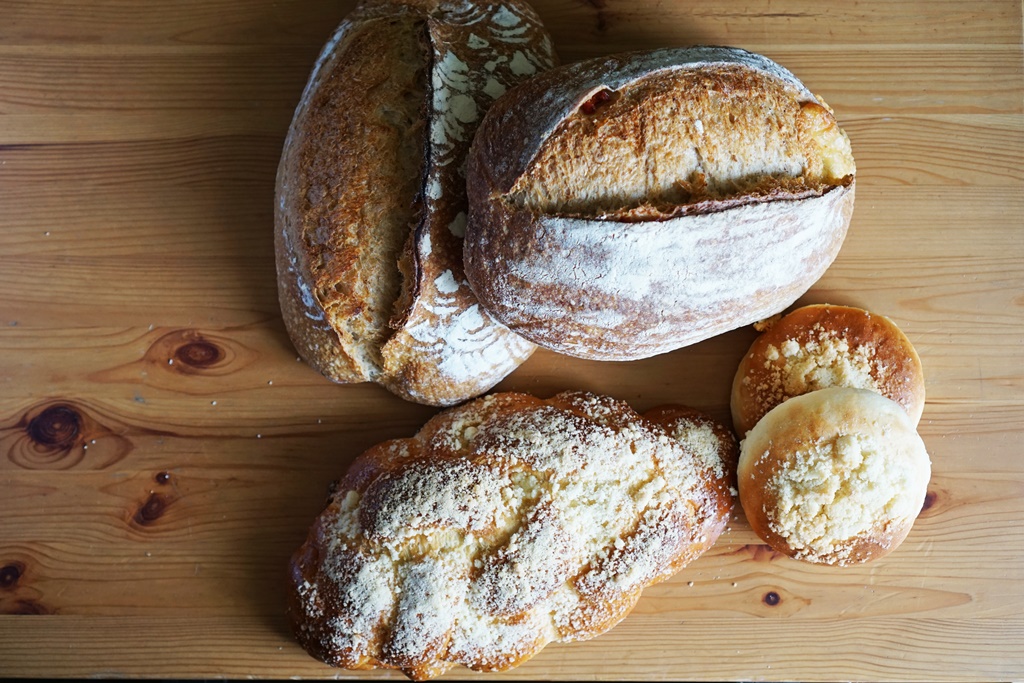 Najlepsze piekarnie w Warszawie, czyli gdzie kupić rzemieślniczy chleb?